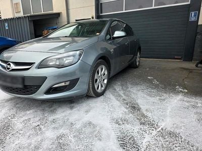 Gebraucht Opel Astra Active 120 PS (88 kW) 2013 Andere farben Limousine