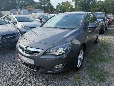 Gebraucht Opel Astra 165 PS (121 kW) 2012 Grau Kleinwagen