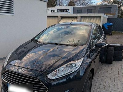 Gebraucht Ford Fiesta Titanium 80 PS (58 kW) 2017 Blau Kleinwagen