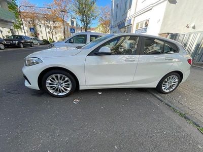 Gebraucht BMW 116 Advantage 109 PS (80 kW) 2021 Weiß Kleinwagen
