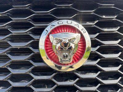 Blau Gebraucht 2019 Jaguar E-Pace R-Dynamic SUV | 22.500 € (Fairer Preis)