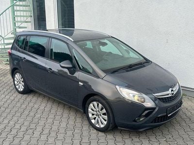Grau Gebraucht 2016 Opel Zafira Tourer drive Van / Kleinbus | 6.390 € (Guter Preis)