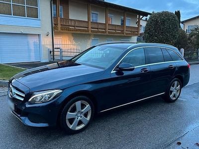 Gebraucht Mercedes C250 205 PS (150 kW) 2015 Blau Kombi