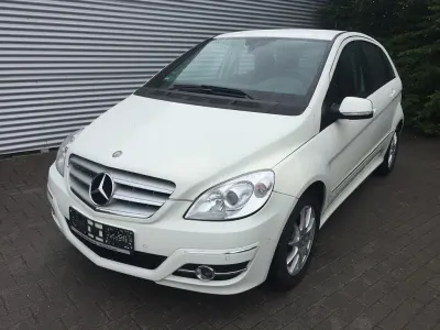 Gebraucht Mercedes B200 136 PS (100 kW) 2010 Weiß Van / Kleinbus