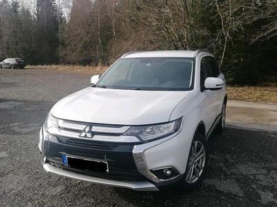 Weiß Gebraucht 2017 Mitsubishi Outlander Plus SUV | 15.000 € (Fairer Preis)