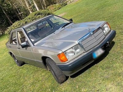Gebraucht Mercedes 190 115 PS (84 kW) 1990 Gold Limousine