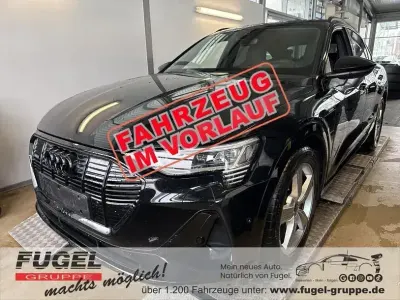 Gebraucht Audi e-tron Sportback S-Line 300 kW (408 PS) 2023 Mythosschwarz metallic SUV