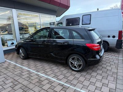 Gebraucht Mercedes B180 109 PS (80 kW) 2011 Schwarz Van / Kleinbus