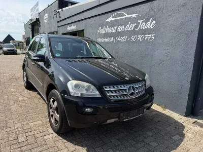Gebraucht Mercedes ML320 224 PS (164 kW) 2006 Schwarz SUV