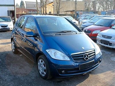 Gebraucht Mercedes A180 116 PS (85 kW) 2010 Blau Limousine