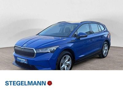 Blau Gebraucht 2023 Skoda Enyaq iV Loft SUV | 23.780 € (Guter Preis)