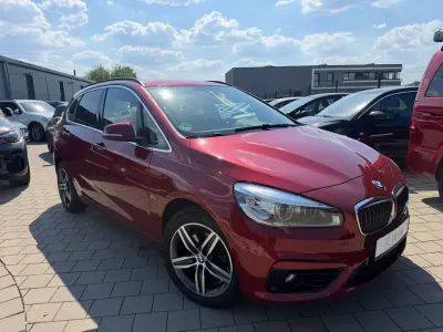 Gebraucht BMW 220 Active Tourer Sport Line 192 PS (141 kW) 2017 Rot Van / Kleinbus