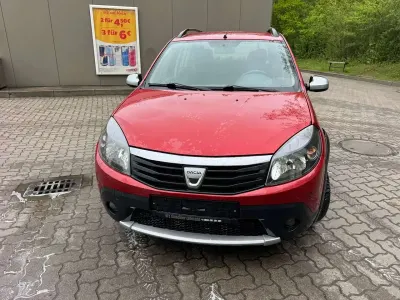 Gebraucht Dacia Sandero Stepway 88 PS (64 kW) 2011 Feuerrot Kleinwagen