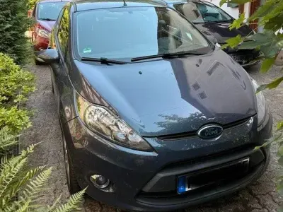 Gebraucht Ford Fiesta Titanium 82 PS (60 kW) 2012 Grau Limousine