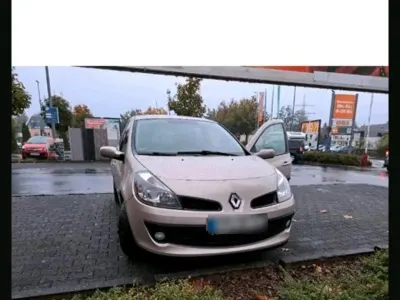 Gebraucht Renault Clio 90 PS (66 kW) 2008 Gold Kleinwagen