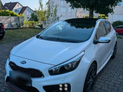 Gebraucht Kia Ceed GT GT 204 PS (150 kW) 2014 Weiß Limousine