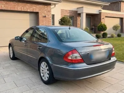 Gebraucht Mercedes E220 170 PS (125 kW) 2009 Andere farben Limousine
