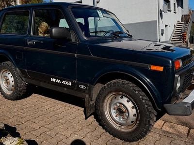 Gebraucht Lada niva 82 PS (60 kW) 2015 Grün SUV