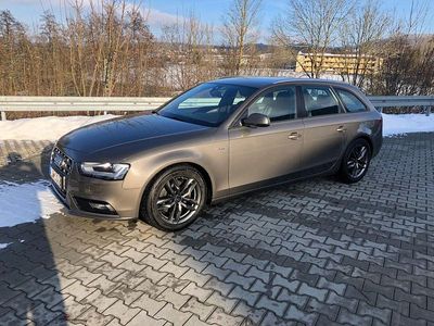 Gebraucht Audi A4 Sport 190 PS (139 kW) 2015 Grau Kombi