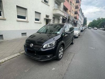 VW Touran Cross