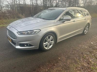 Grau Gebraucht 2016 Ford Mondeo Titanium Kombi | 6.450 €