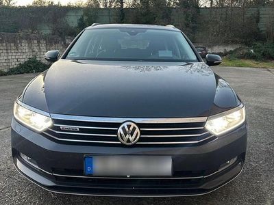 Gebraucht VW Passat 190 PS (139 kW) 2018 Grau Kombi