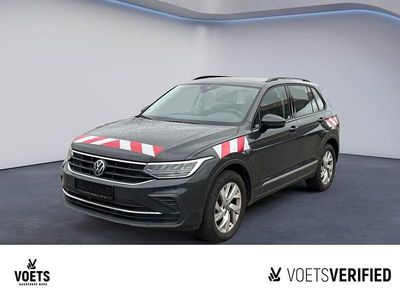 Grau Gebraucht 2023 VW Tiguan Life SUV | 29.595 € (Superpreis)