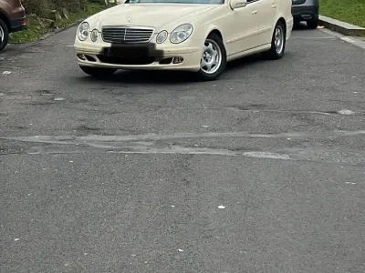 Gebraucht Mercedes E200 110 PS (80 kW) 2006 Andere farben Kombi