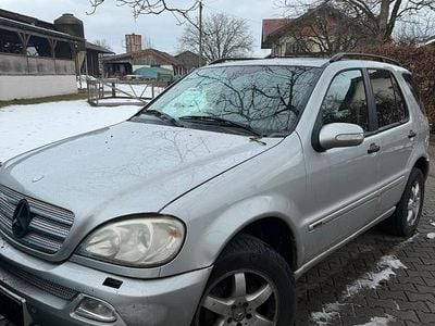 Grau Gebraucht 2004 Mercedes ML350 SUV | 2.100 € (Superpreis)
