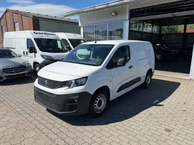 Gebraucht Peugeot Partner 102 PS (75 kW) 2019 Weiß Van / Kleinbus