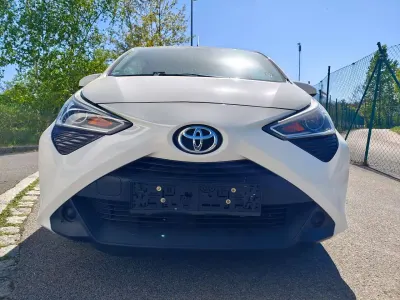 Usata Toyota Aygo X-play 72 CV (52 kW) 2019 Bianco Utilitaria