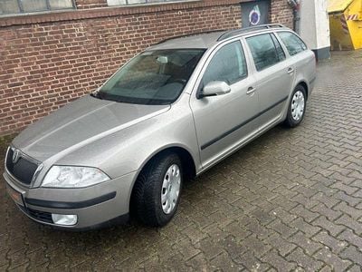 Beige Gebraucht 2008 Skoda Octavia Team Edition Kombi | 4.490 € (Etwas zu teuer)
