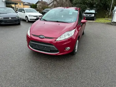 Gebraucht Ford Fiesta Titanium 97 PS (71 kW) 2012 Rot Limousine