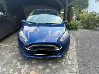 Gebraucht Ford Fiesta 101 PS (74 kW) 2013 Blau Kleinwagen