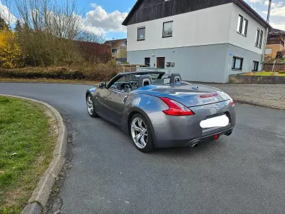 Usata Nissan 370Z Pack 328 CV (241 kW) 2012 Grigio Cabrio