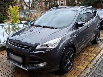 Grau Gebraucht 2016 Ford Kuga Individual SUV | 9.999 € (Superpreis)