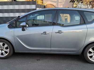 Gebraucht Opel Meriva Color Edition 120 PS (88 kW) 2013 Grau Van / Kleinbus