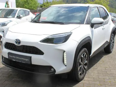 Gebraucht Toyota Yaris Cross Team 116 PS (85 kW) 2022 Super white 2 SUV