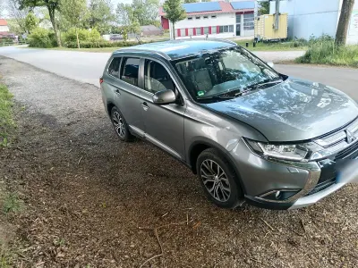 Gebraucht Mitsubishi Outlander 150 PS (110 kW) 2015 Grau SUV