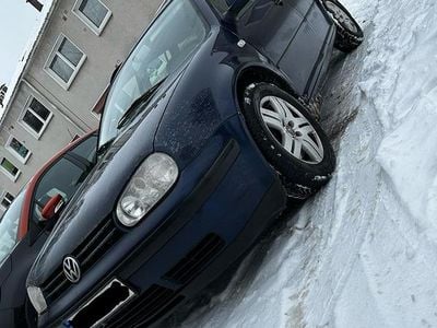 Blau Gebraucht 2002 VW Golf IV Kombi | 1.150 € (Fairer Preis)