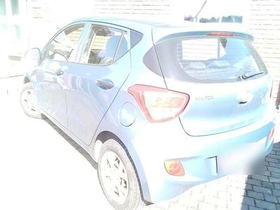 Gebraucht Hyundai i10 65 PS (47 kW) 2015 Blau Kleinwagen