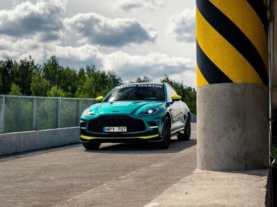 Aston Martin DBX 707