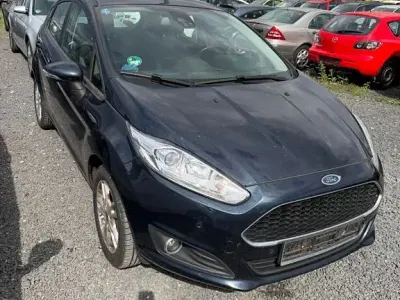 Używany Ford Fiesta Celebration 101 KM (74 kW) 2016 Niebieski Hatchback