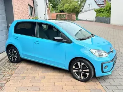 Usado VW up! IQ Drive 75 HP (55 kW) 2019 Azul Citadino