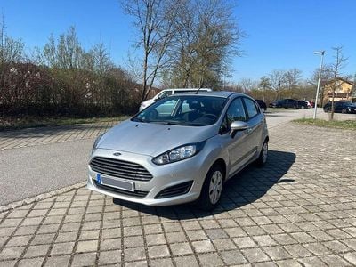 Gebraucht Ford Fiesta SYNC Edition 101 PS (74 kW) 2014 Silber Kleinwagen