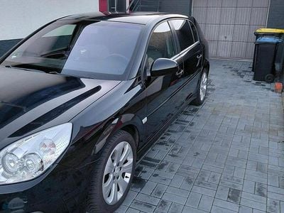 Gebraucht Opel Signum 120 PS (88 kW) 2008 Schwarz Kleinwagen