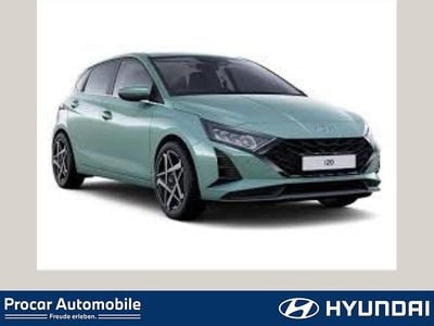 Neu Hyundai i20 Trend 99 PS (72 kW) 2025 Mangrove green / mic Limousine