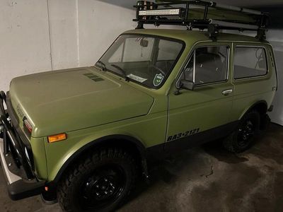 Second-hand Lada niva 83 CP (61 kW) 1993 Verde SUV