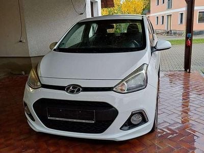 Gebraucht Hyundai i10 YES! Silver 67 PS (49 kW) 2015 Weiß Kleinwagen