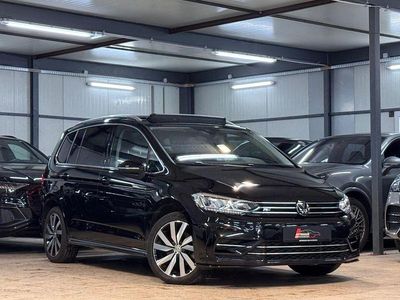 Gebraucht VW Touran Highline 150 PS (110 kW) 2023 Schwarz Van / Kleinbus